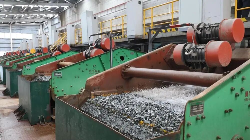 新华社 | 海南昌江：3亿吨尾矿渣石正在“变废为宝”